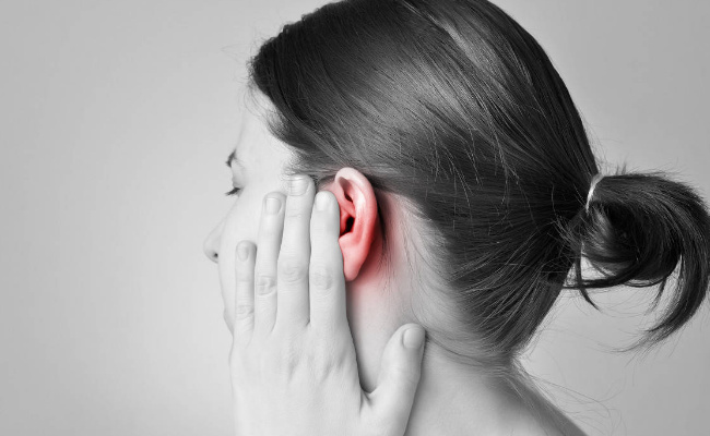 耳朵里面一跳一跳的疼是什么原因