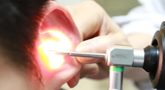 去医院清理耳朵疼不疼