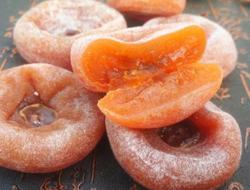 月经期可以吃柿饼吗柿饼可以多吃吗(经期能吃柿饼吗?)