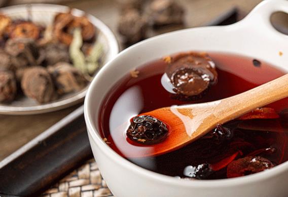 酸梅汤要用什么锅煮陶瓷玻璃养生壶等锅具(酸梅汤一定要用砂锅煮吗?)