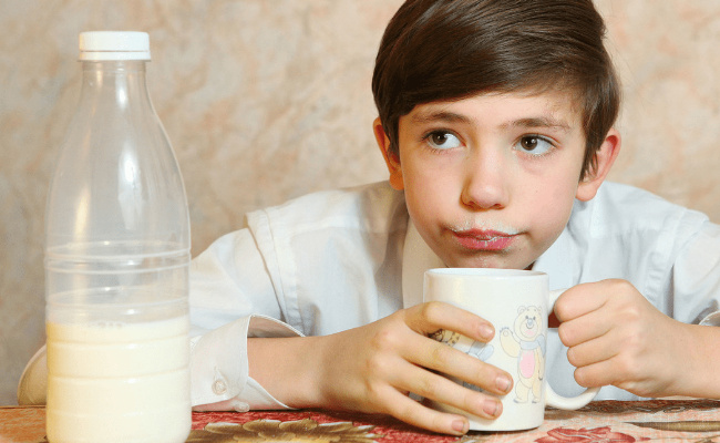 嗓子发炎身体发冷喝牛奶有好处吗