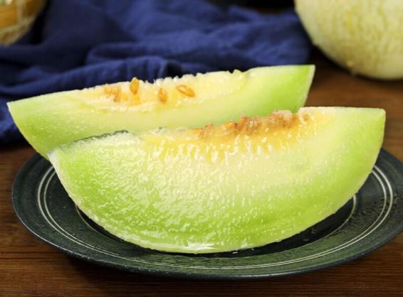 香瓜籽可以吃吗含粗纤维,过量不利于消化腹胀腹痛等(香瓜籽能不能吃)