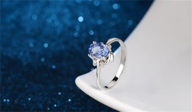 pt950铂金和黄金哪个贵