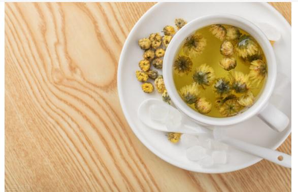 菊花茶有哪些功效与作用哪些人群不宜饮用菊花茶(菊花茶有些什么功效)