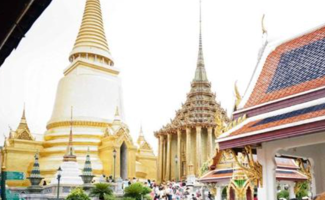 游客不愿坐游艇被骂穷光蛋事件