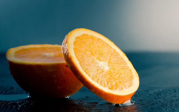 螃蟹和橙子能一起吃嘛