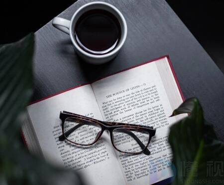 李白最著名的十首诗(李白最著名的十首诗静夜思)