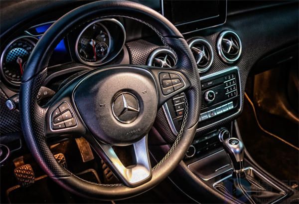 朋友买新车祝福语(朋友买新车祝福语大全 简短)