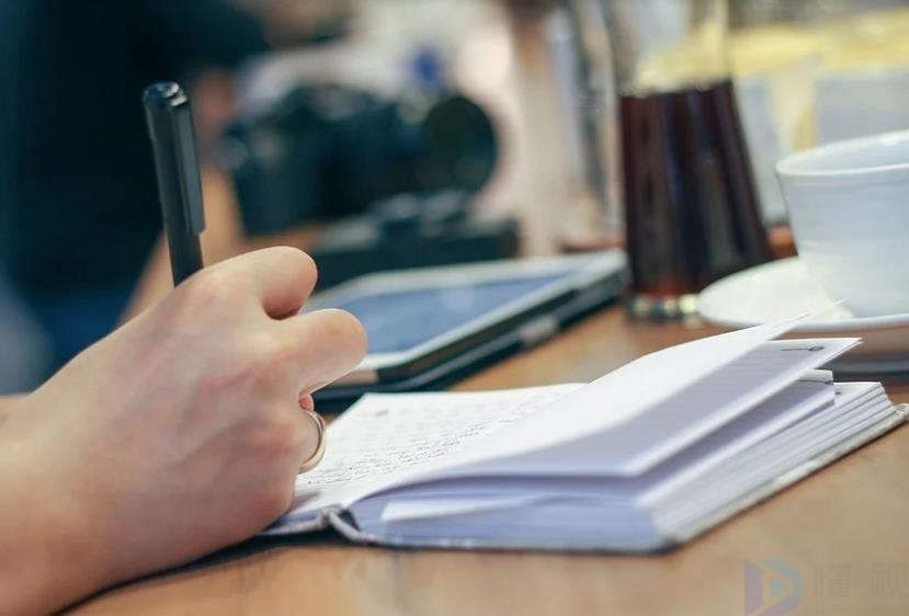 2023高情商的撩人文案(2021高情商文案)