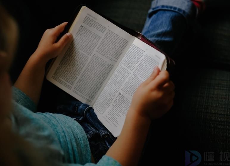 2023一个人逛街的文案(2022一个人逛街的文案短句)