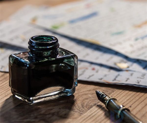 夏天游泳的说说唯美句子