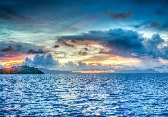 2023夏天游泳文案短句(夏天游泳唯美文案句子)