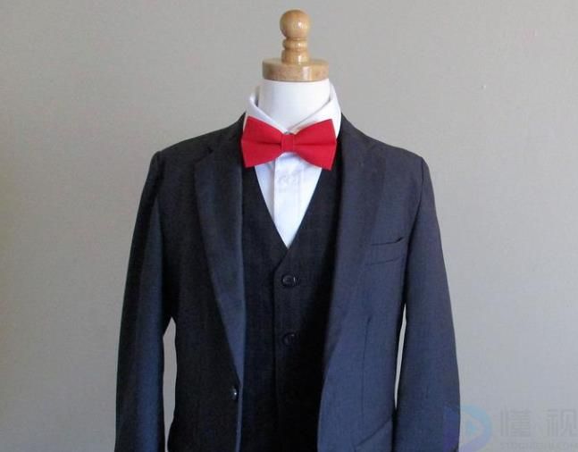 高质量服装广告文案(高端大气的服装广告语)