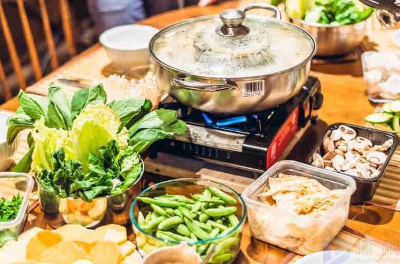 火锅店吸引客人的美食句子