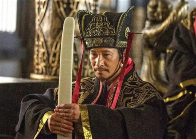 ​荀彧为什么不选择投靠刘备(荀彧是什么时候投靠曹操的)