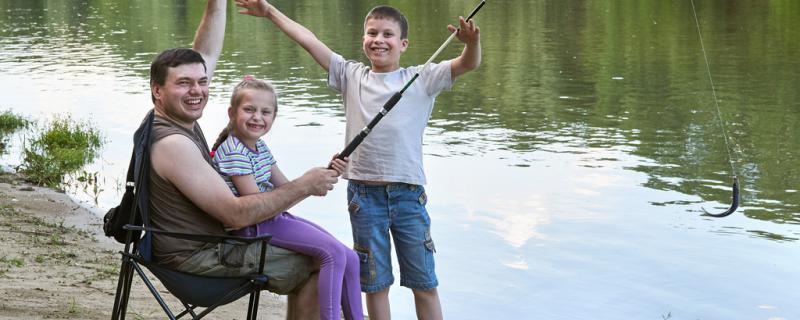 四五月份钓鱼钓远还是钓近用什么饵(4月和5月如何钓鱼)