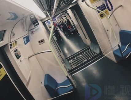 自黑自己的搞笑句子(自黑的说说 自我调侃)