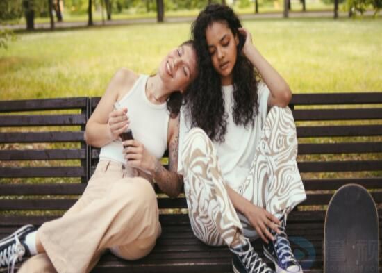 怎样对待孩子的网恋(怎样对待孩子的网恋行为)