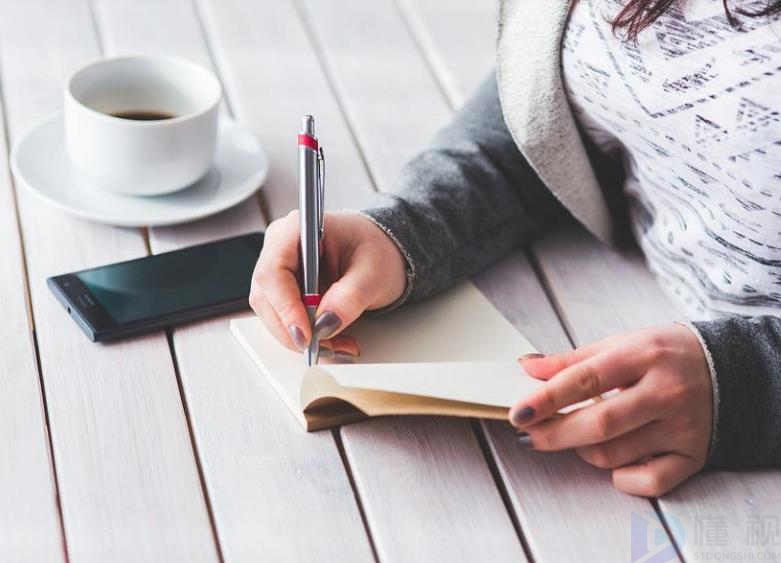 美食广场名字大全四个字