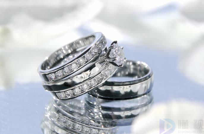 买铂金戒指什么牌子好(买铂金戒指什么牌子好一点)