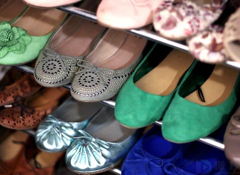 买懒人鞋什么牌子好(懒人鞋叫什么名字)