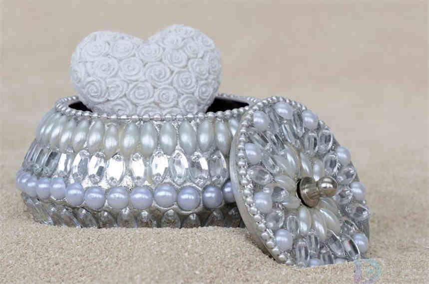 买首饰盒什么牌子好(首饰盒品牌排行榜介绍)