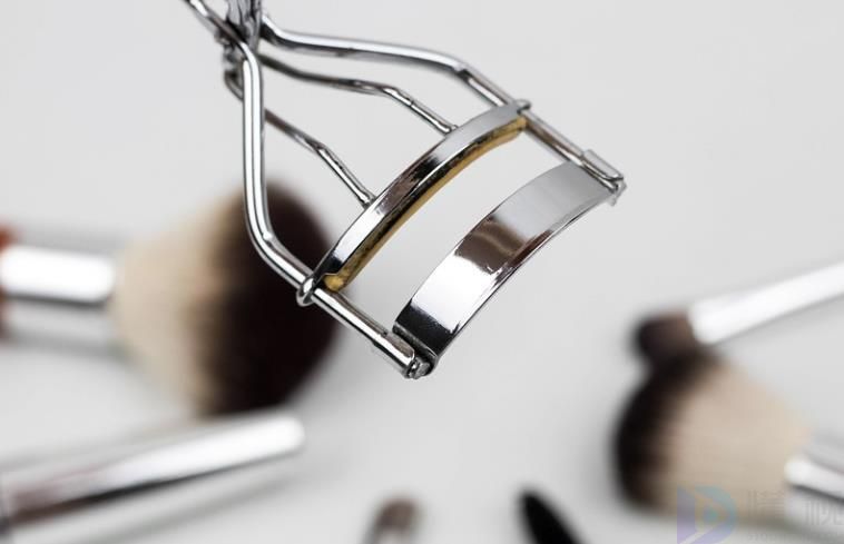 买睫毛夹什么牌子好(买睫毛夹什么牌子好一点)