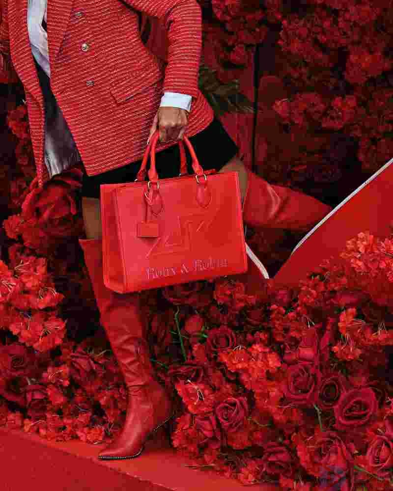 西装裙太短了下半身要怎么穿(西服裙短了怎么搭)