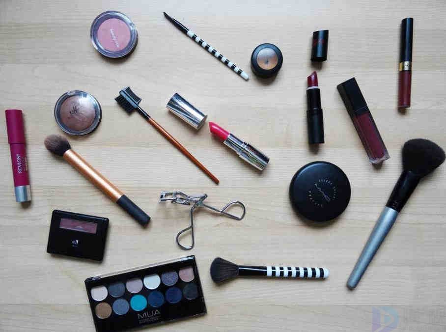 买睫毛夹什么牌子好一点