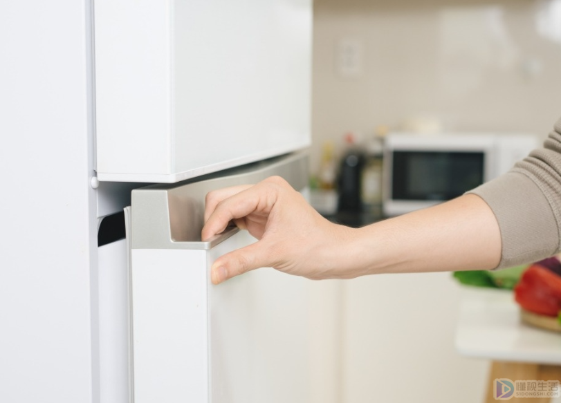 冰箱两侧不热是否坏了有哗哗的流水声