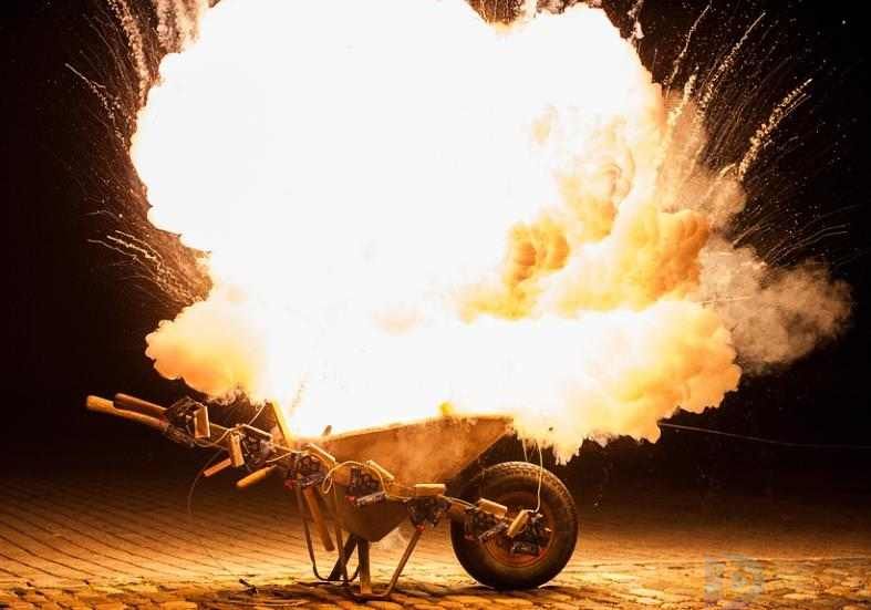 密闭空间内着火会爆炸吗(密闭空间发生火灾)