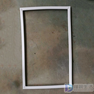 海尔冰箱老是滴滴响(海尔冰箱老是滴滴响怎么回事)