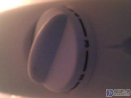 海尔冰箱老是滴滴响怎么回事