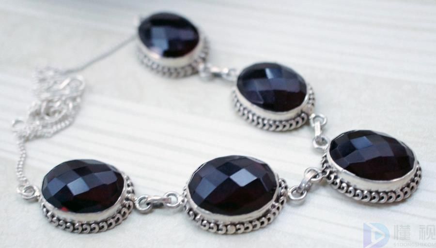 石榴石项链的价格