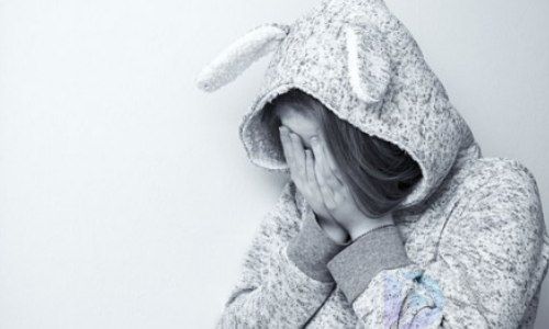 感动的什么涕流(感动得流泪还是感动地流泪)