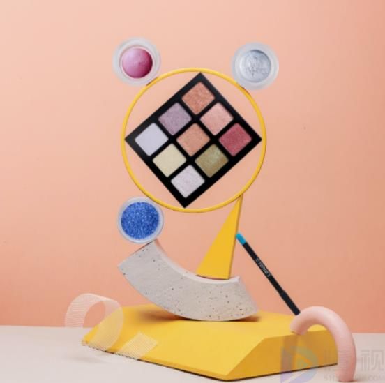 十大热门裸妆眼影排行榜(裸妆眼影的画法步骤图)