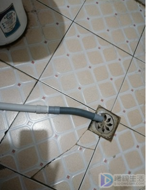 洗衣机排水管堵了(洗衣机排水管堵了怎么通)