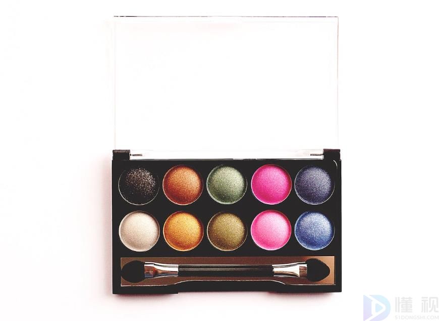 烟熏妆眼影画法搭配