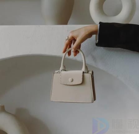 哪款包包适合20岁女生