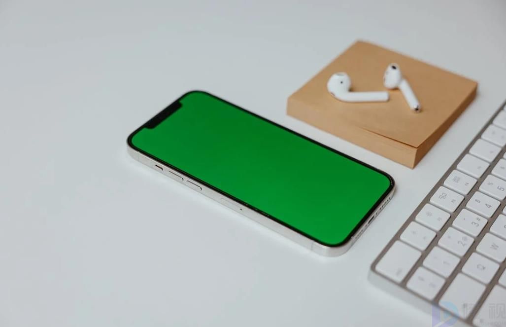 无线耳机充不进去电怎么回事(华为手机充不进去电是怎么回事)