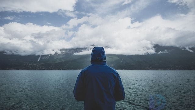 情侣卫衣什么时候穿(情侣卫衣什么时候穿合适)