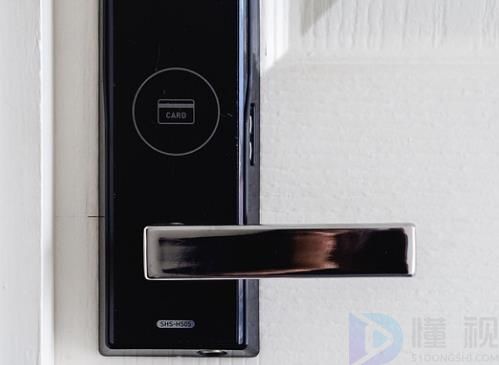 智能锁是用防盗门锁体吗(智能锁通用防盗门吗)