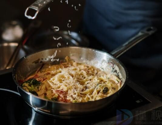 黑陶晶和麦饭石锅哪个好(黑陶晶和麦饭石区别)