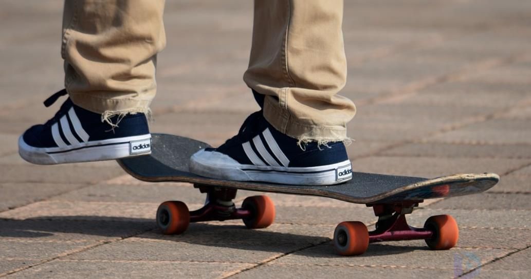 阿迪达斯是哪个国家的品牌运动鞋