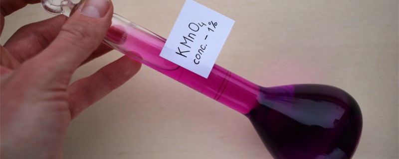 养鱼用什么药杀菌可以用高锰酸钾杀菌吗(给鱼治病高锰酸钾比例)