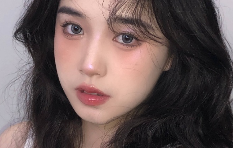 当你喜欢的女生上课一直盯着你看怎么应对