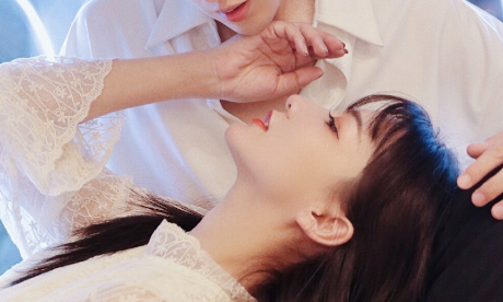 聊天喜欢每句话后带个表情的男人