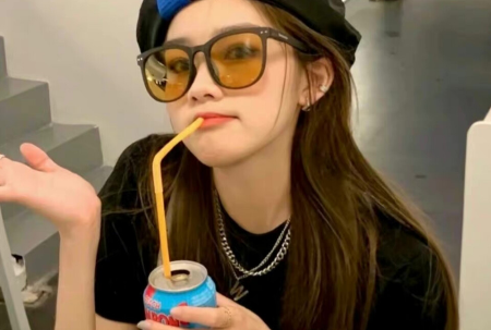 刚加的女孩子怎么聊天不会尴尬