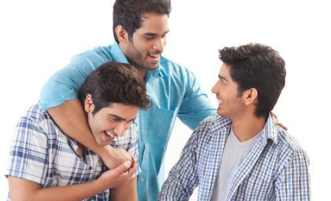 男生之间互帮互助是什么意思男生宿舍真的会互帮互助吗(男女互相帮助是爱情吗)