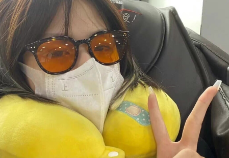 刚刚加的女孩子应该怎么去开口聊第一次加不熟女生微信开场白(刚加的女孩子怎么聊天不会尴尬)